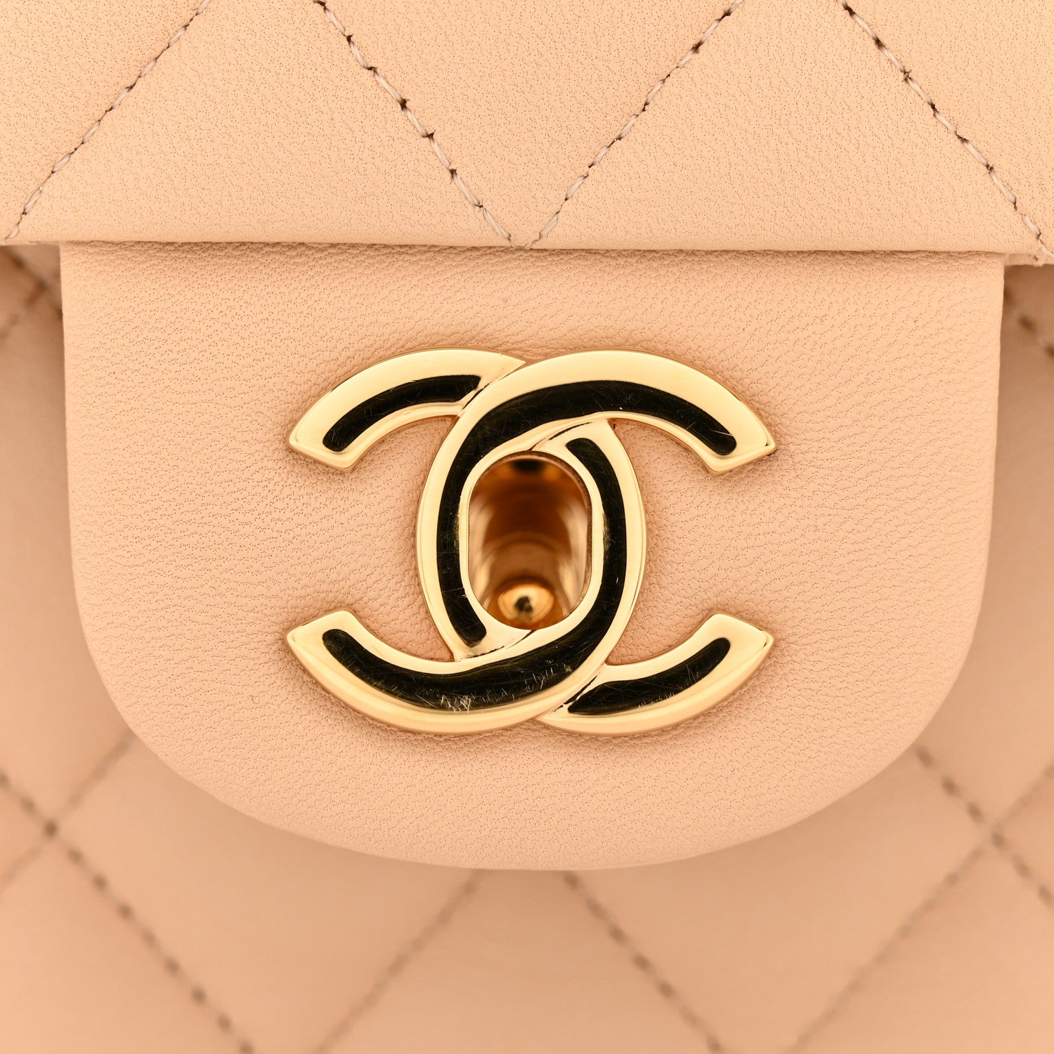 Lambskin Quilted Medium Double Flap Beige