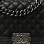 Caviar Quilted Medium Boy Flap Black