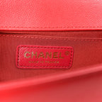 Caviar Quilted Medium Boy Flap Red