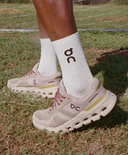 On Running Cloudrunner 2 WalkGood LA Sand Flax
